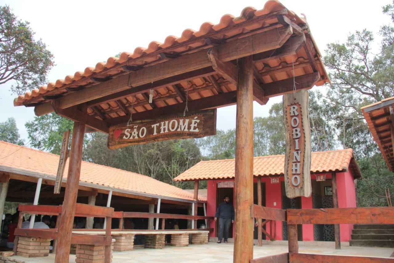 Chalés e Camping do Robinho 1 São Tomé das Letras Habitación foto
